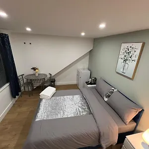  Homestay Modern 1 United Kingdom