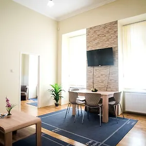  Apartment Regiposta Street- Center Hungary
